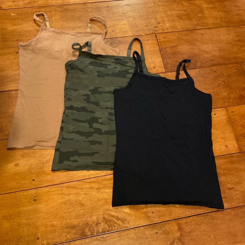 Set of 3 Duluth trading adjustable strap tank tops size M